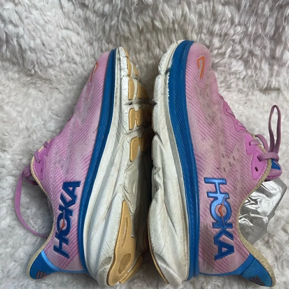 Hoka Clifton 9  Pink running sneakers size 9.5